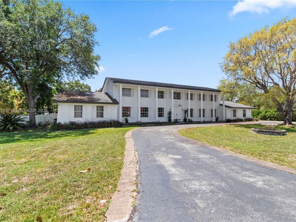 8350 SW 98 th St, Miami, FL 33156