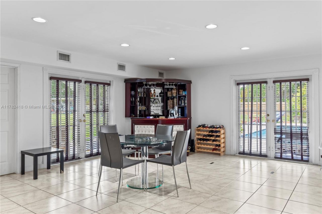 8350 SW 98 Th St, Miami, FL 33156 Photo