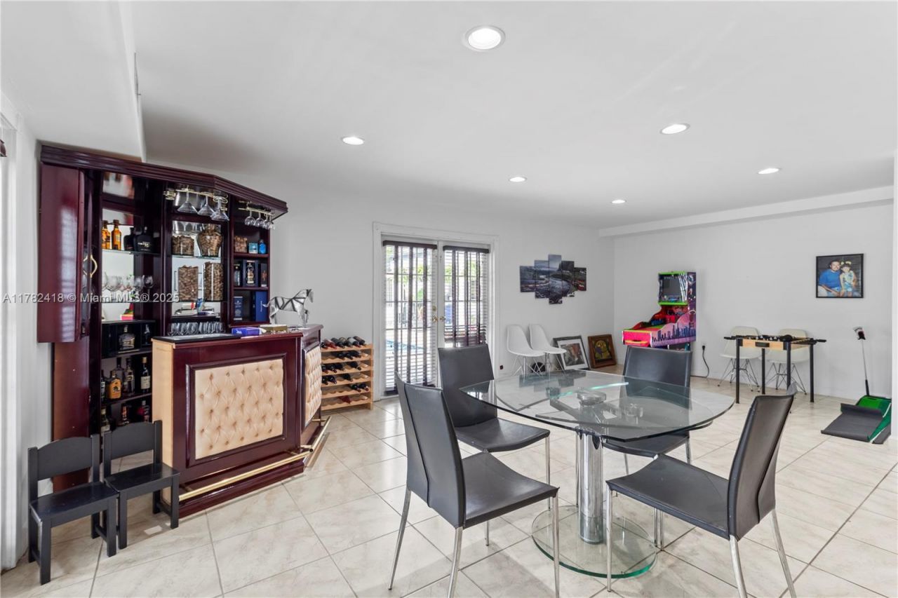 8350 SW 98 Th St, Miami, FL 33156 Photo