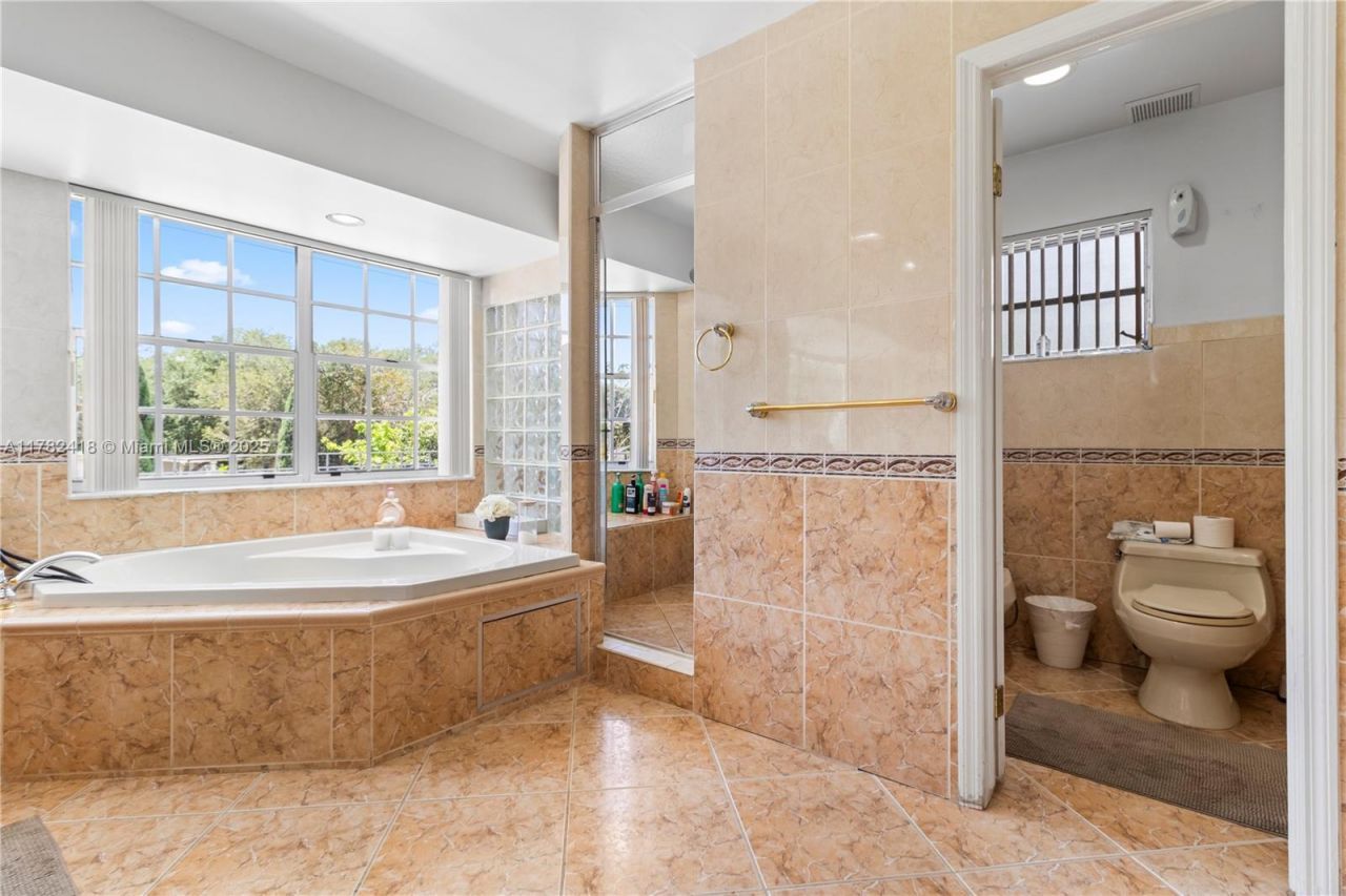 8350 SW 98 Th St, Miami, FL 33156 Photo