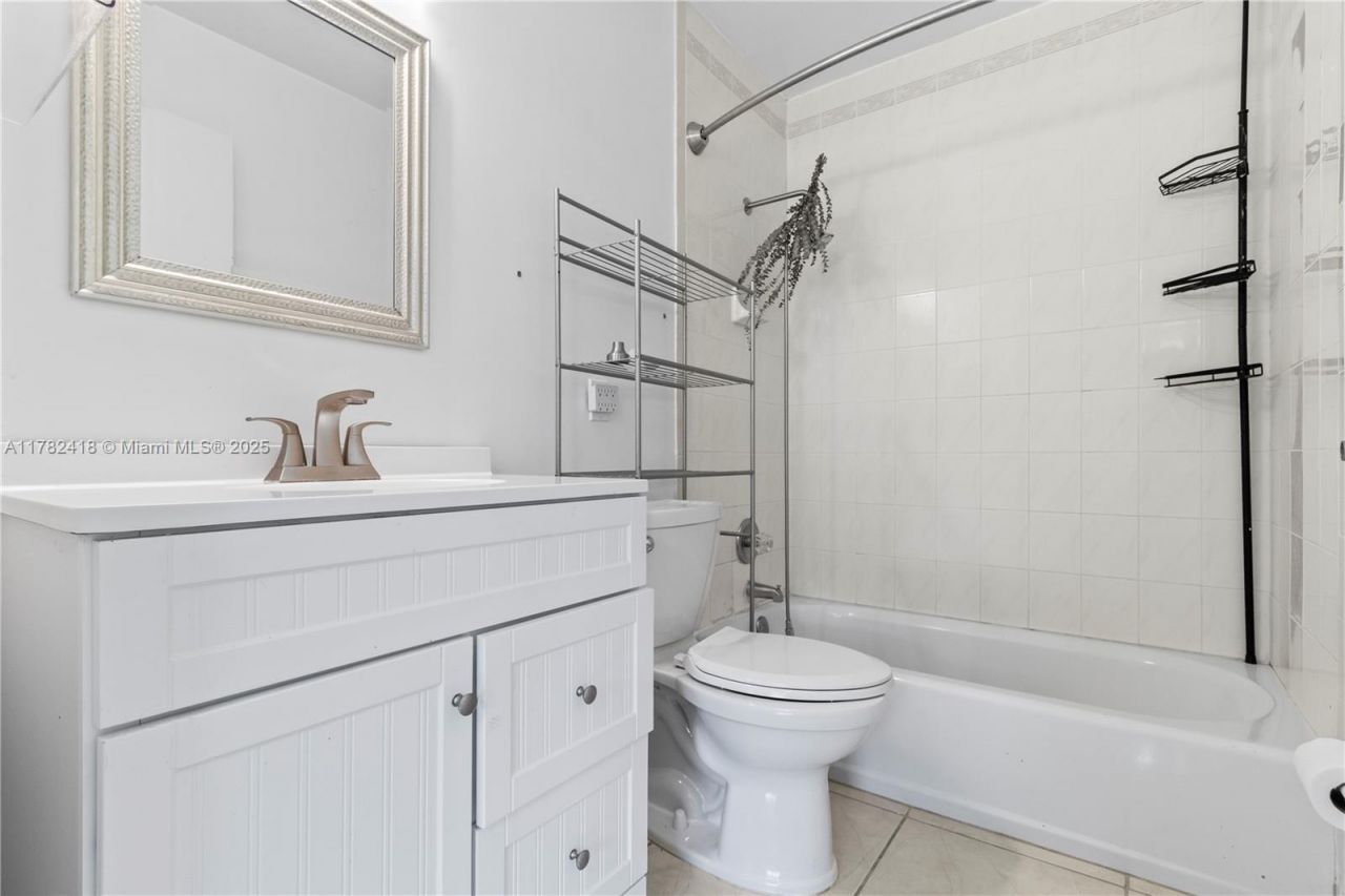 8350 SW 98 Th St, Miami, FL 33156 Photo