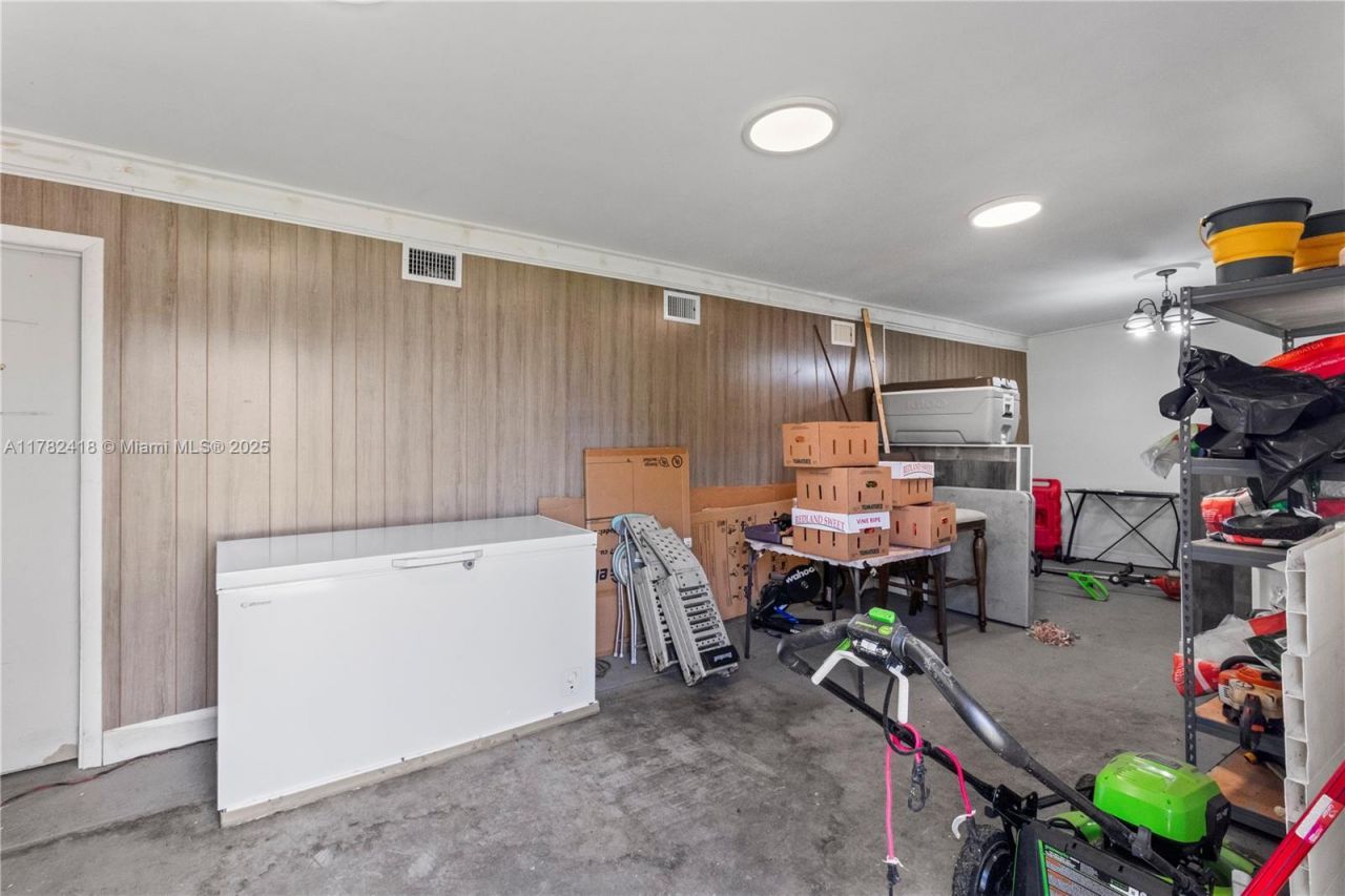 8350 SW 98 Th St, Miami, FL 33156 Photo