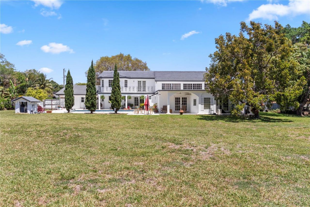8350 SW 98 Th St, Miami, FL 33156 Photo