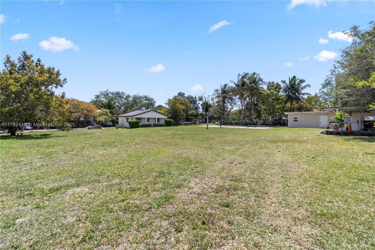 8350 SW 98 Th St, Miami, FL 33156 Photo