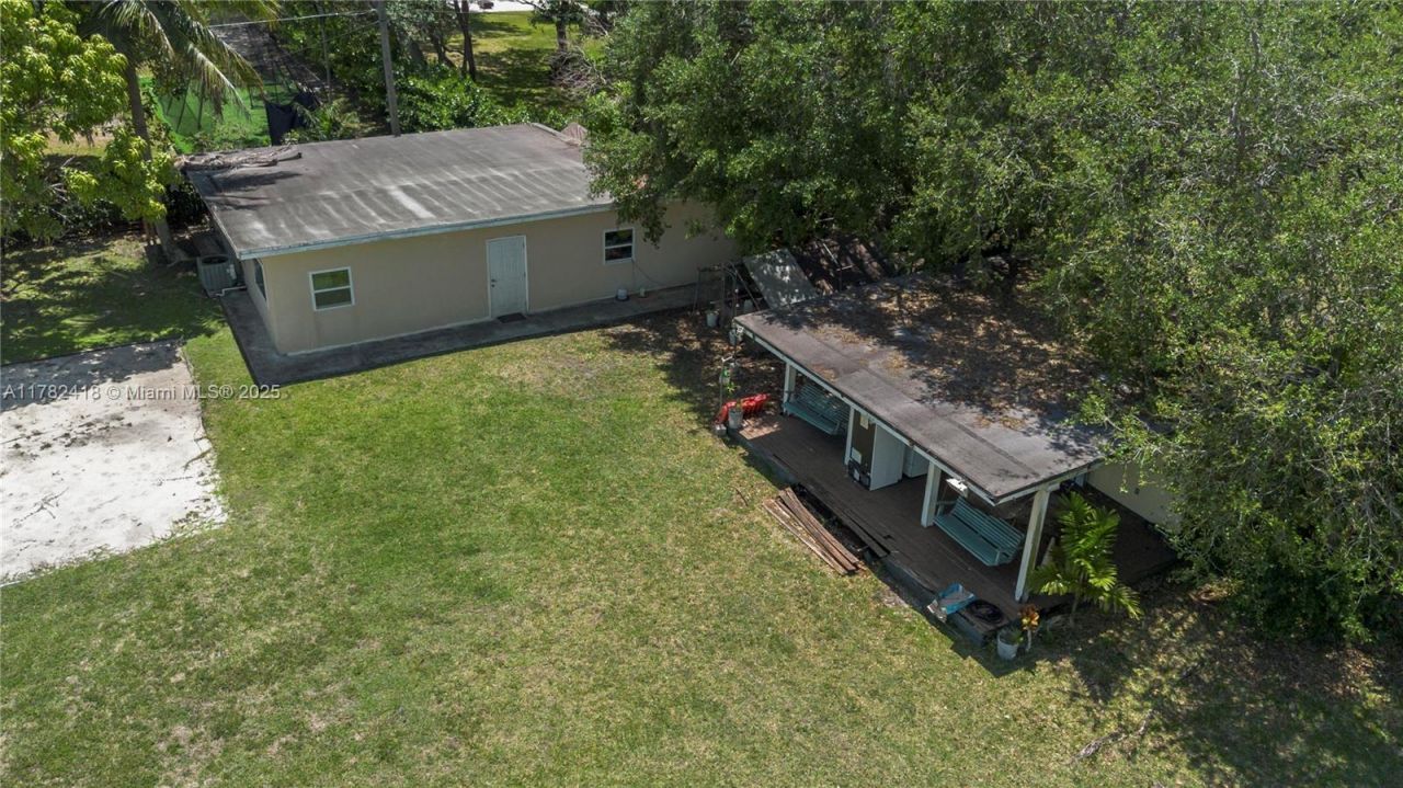 8350 SW 98 Th St, Miami, FL 33156 Photo