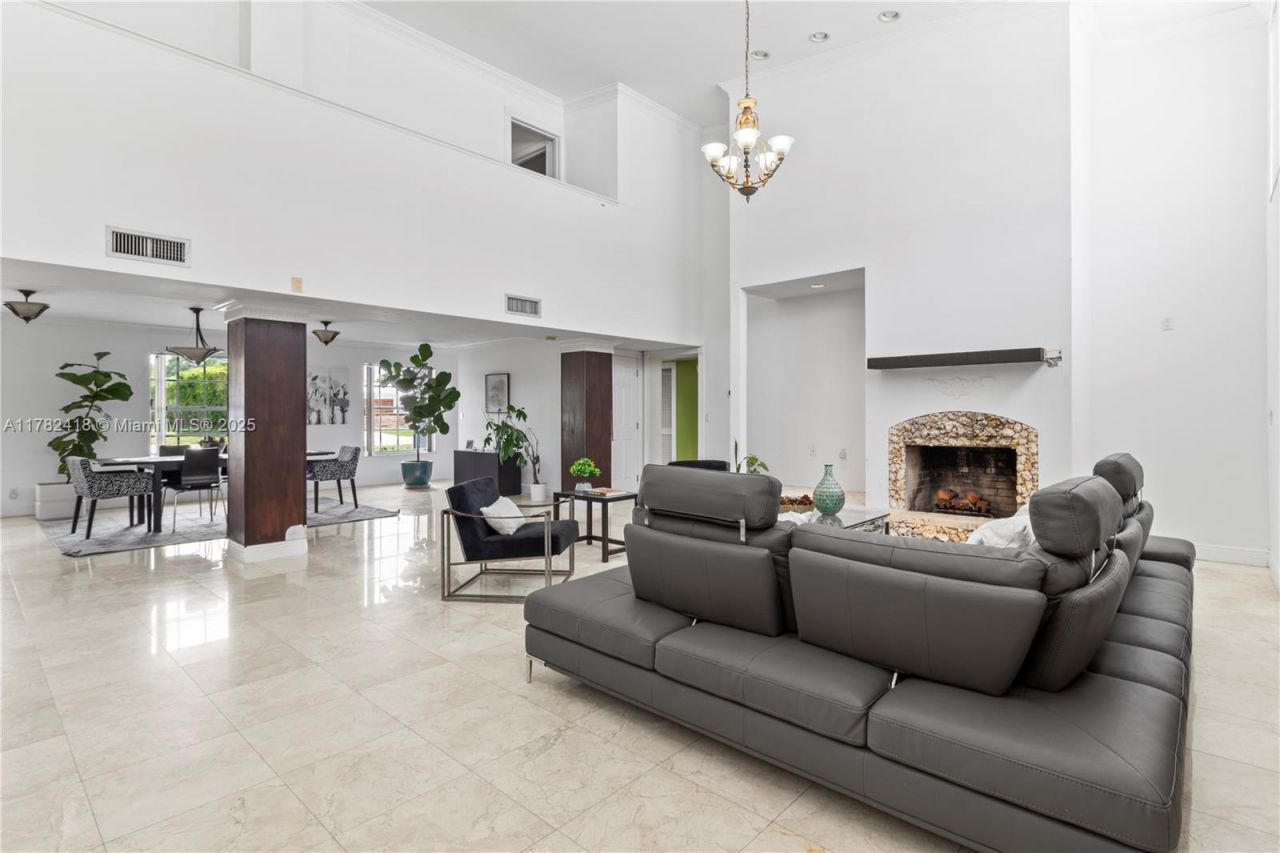 8350 SW 98 Th St, Miami, FL 33156 Photo