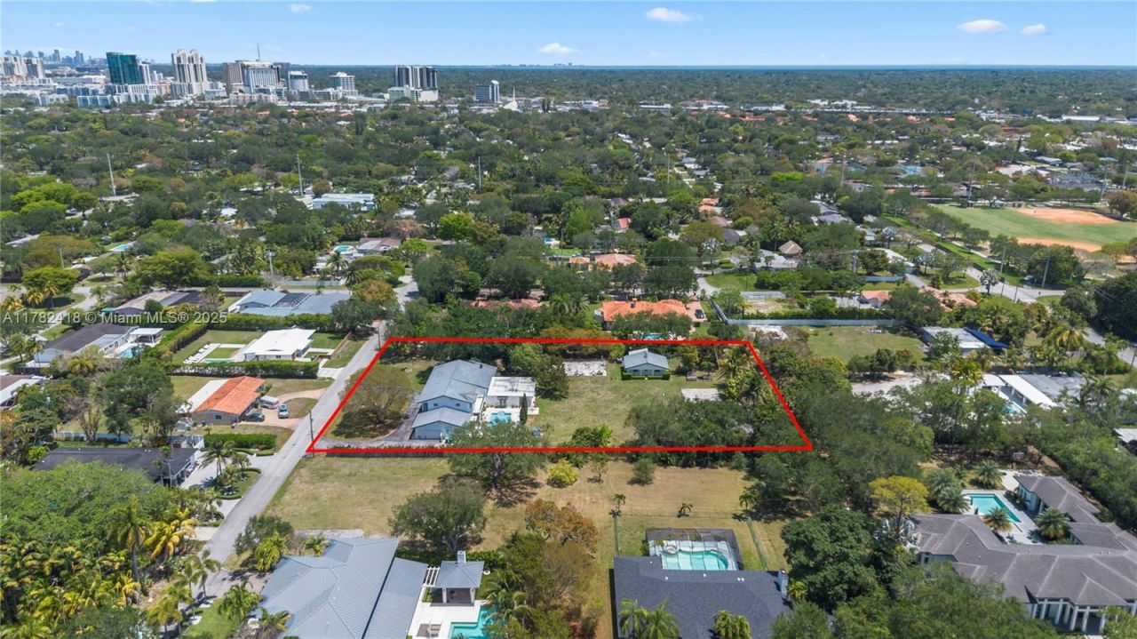 8350 SW 98 Th St, Miami, FL 33156 Photo