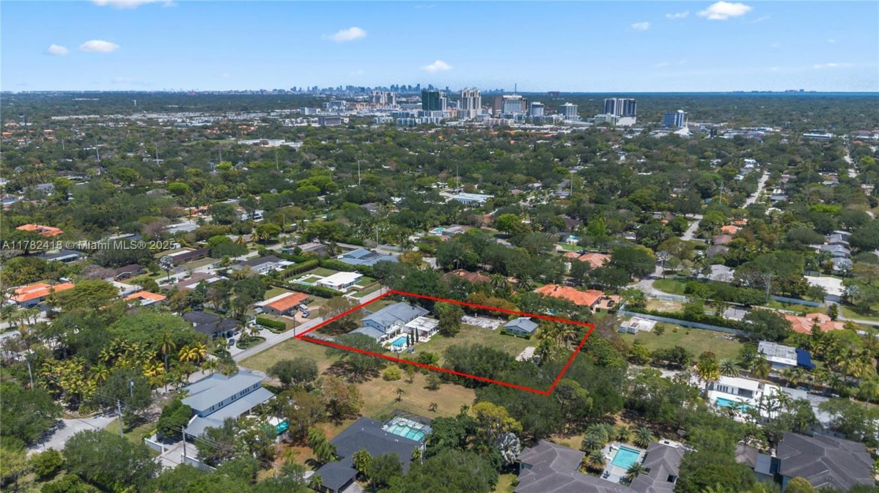 8350 SW 98 Th St, Miami, FL 33156 Photo