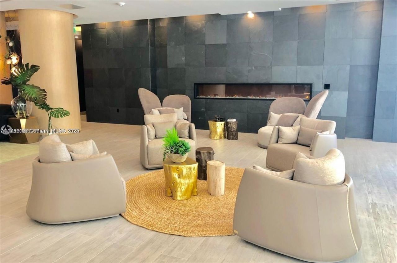 488 NE 18th St, Unit 4905, Miami, FL 33132 Photo