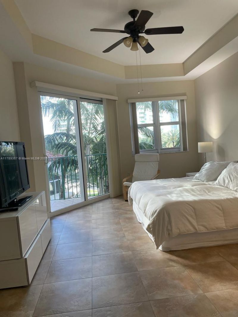 20000 E Country Club Dr, Unit 405, Aventura, FL 33180 Photo