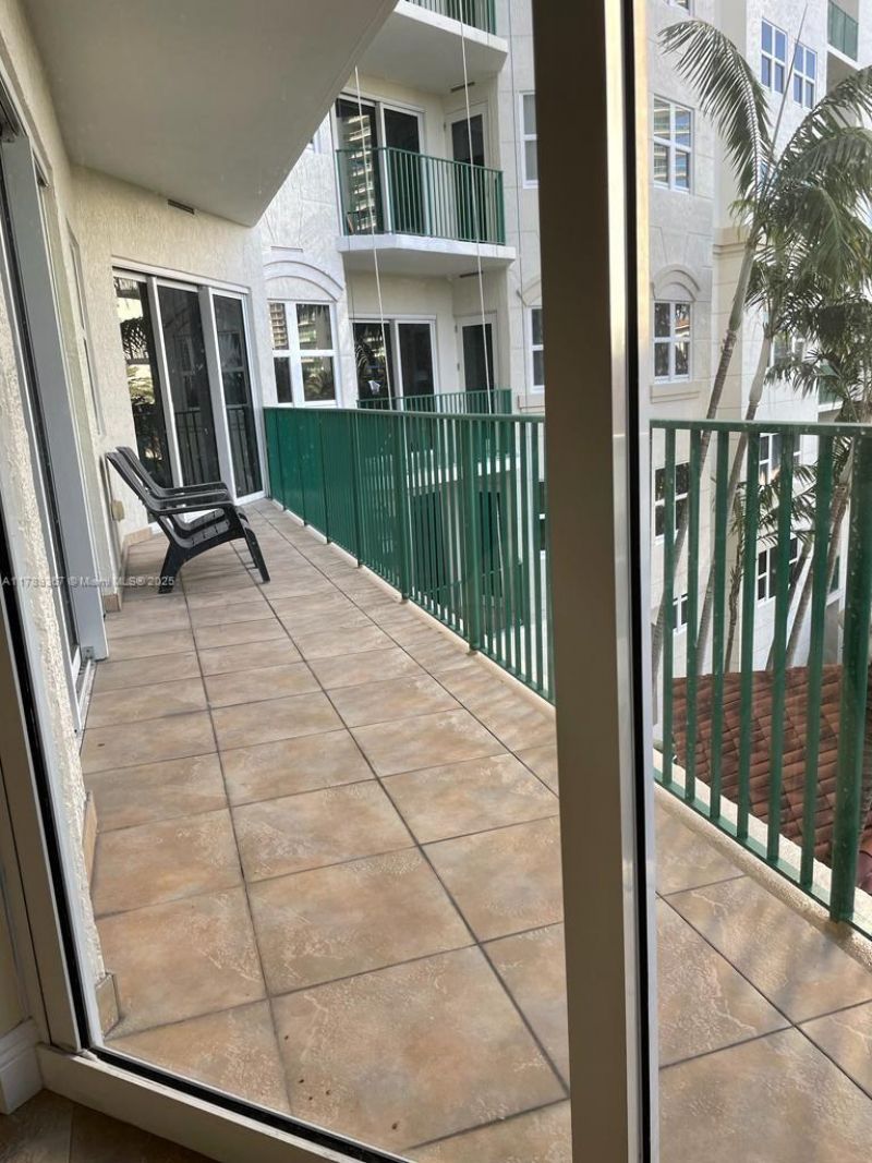 20000 E Country Club Dr, Unit 405, Aventura, FL 33180 Photo