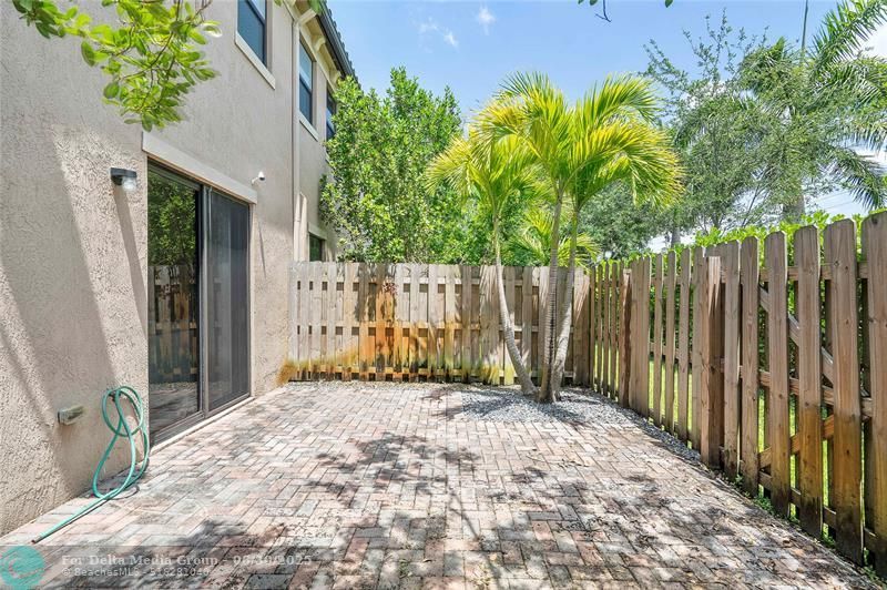 4990 Loebner Terrace, Davie, FL 33314 Photo
