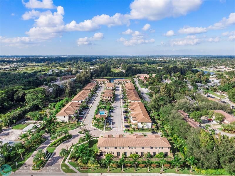 4990 Loebner Terrace, Davie, FL 33314 Photo