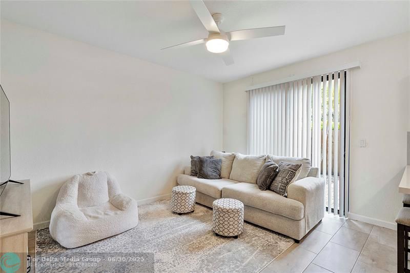 4990 Loebner Terrace, Davie, FL 33314 Photo