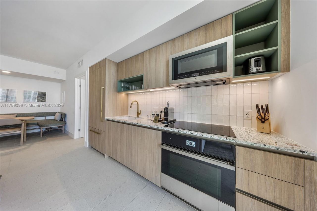 159 NE 6 Street, Unit 2402, Miami, FL 33132 Photo