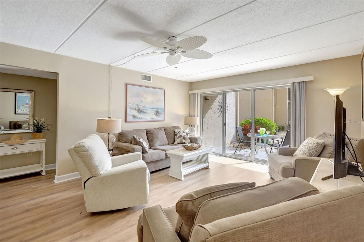 845 Benjamin Franklin Drive, Unit 101, Sarasota, FL 34236 Photo