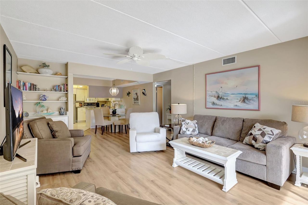 845 Benjamin Franklin Drive, Unit 101, Sarasota, FL 34236 Photo