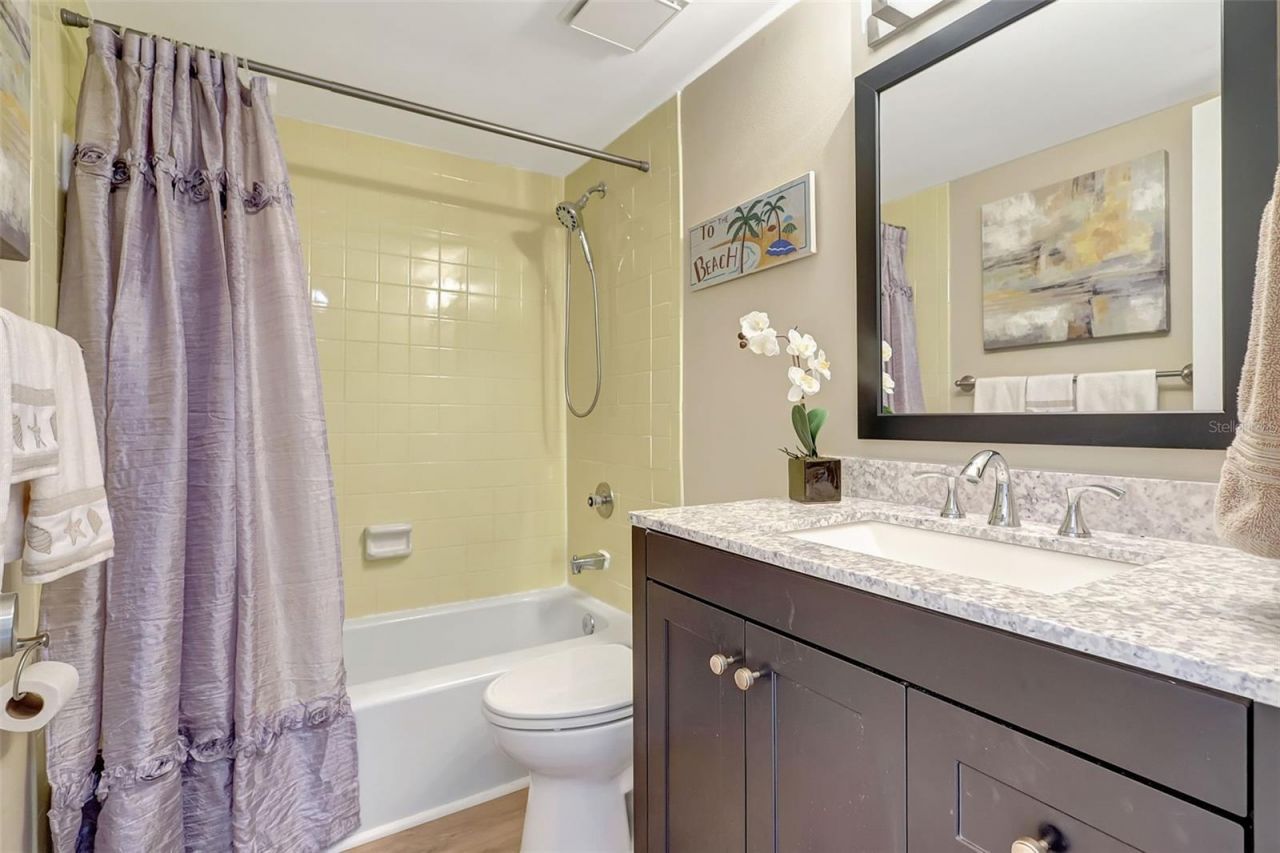 845 Benjamin Franklin Drive, Unit 101, Sarasota, FL 34236 Photo