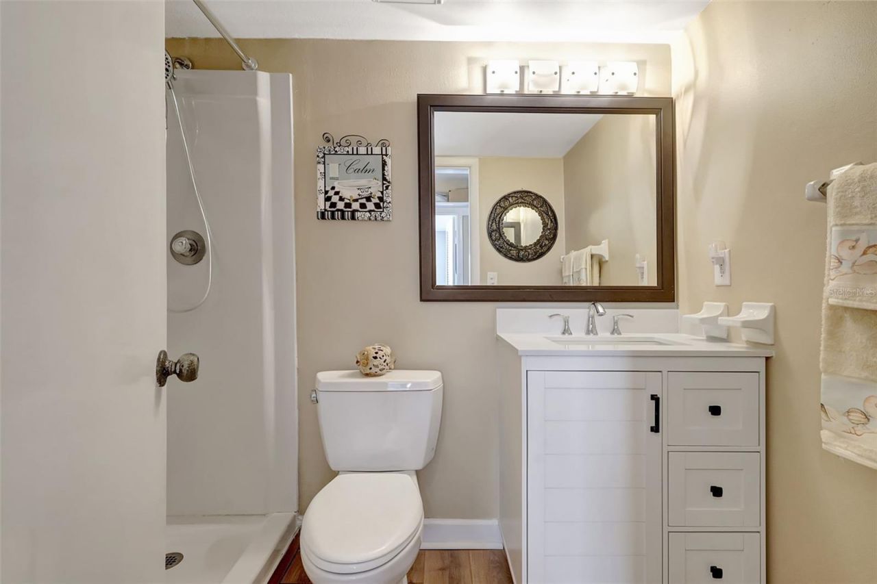 845 Benjamin Franklin Drive, Unit 101, Sarasota, FL 34236 Photo