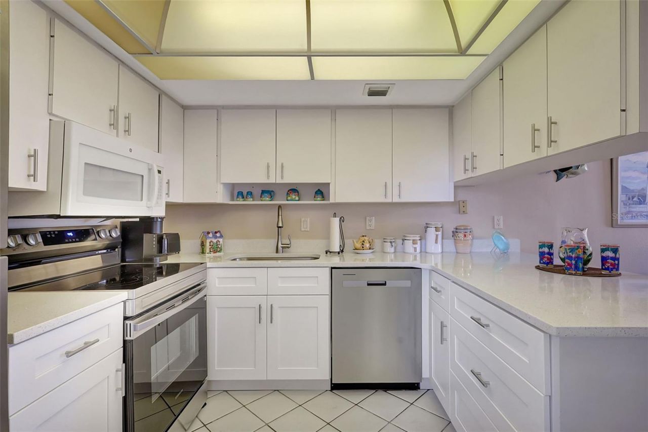 845 Benjamin Franklin Drive, Unit 101, Sarasota, FL 34236 Photo