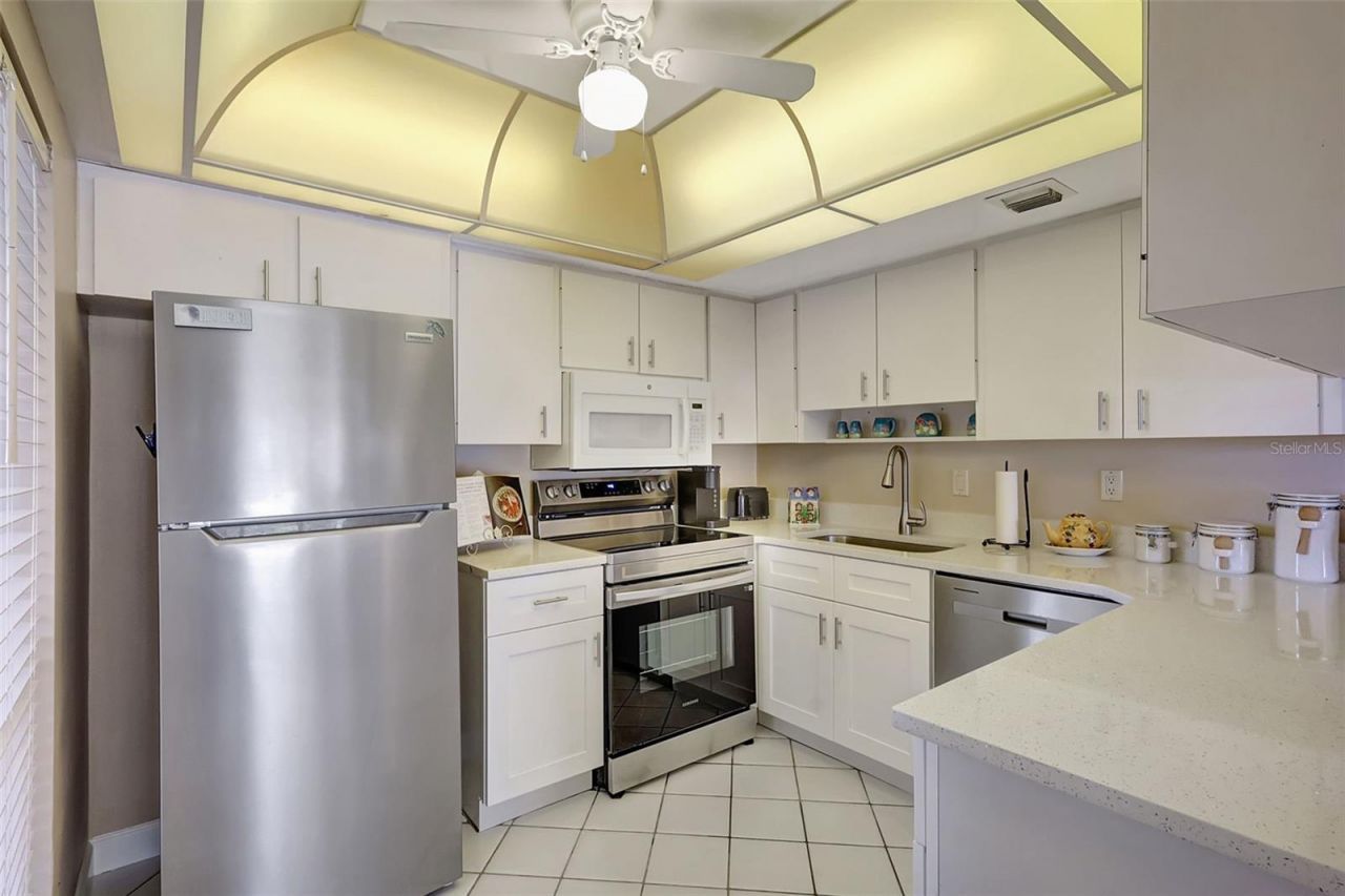 845 Benjamin Franklin Drive, Unit 101, Sarasota, FL 34236 Photo