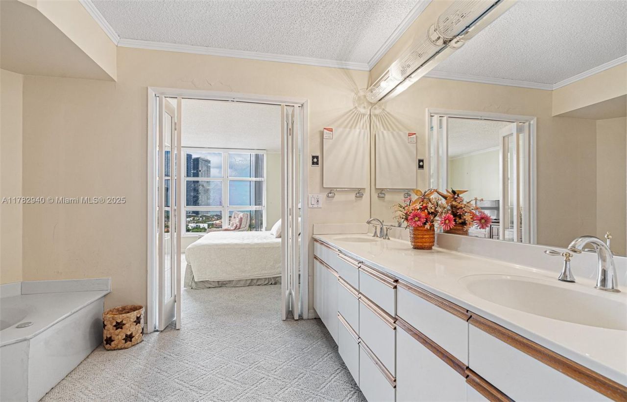 19195 NE 36th Ct, Unit 1506, Aventura, FL 33180 Photo