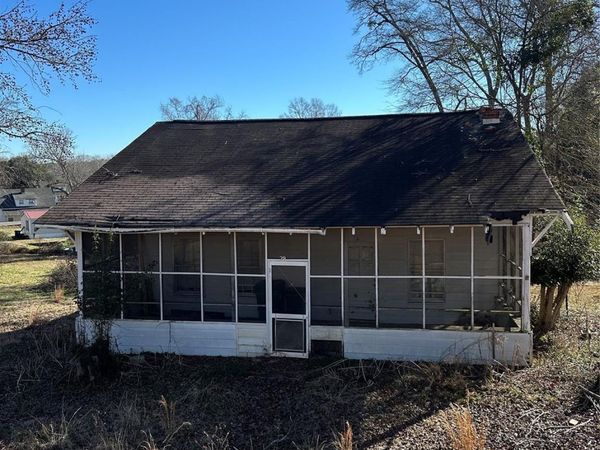 29 Pinecrest Avenue, Great Falls, SC 29055