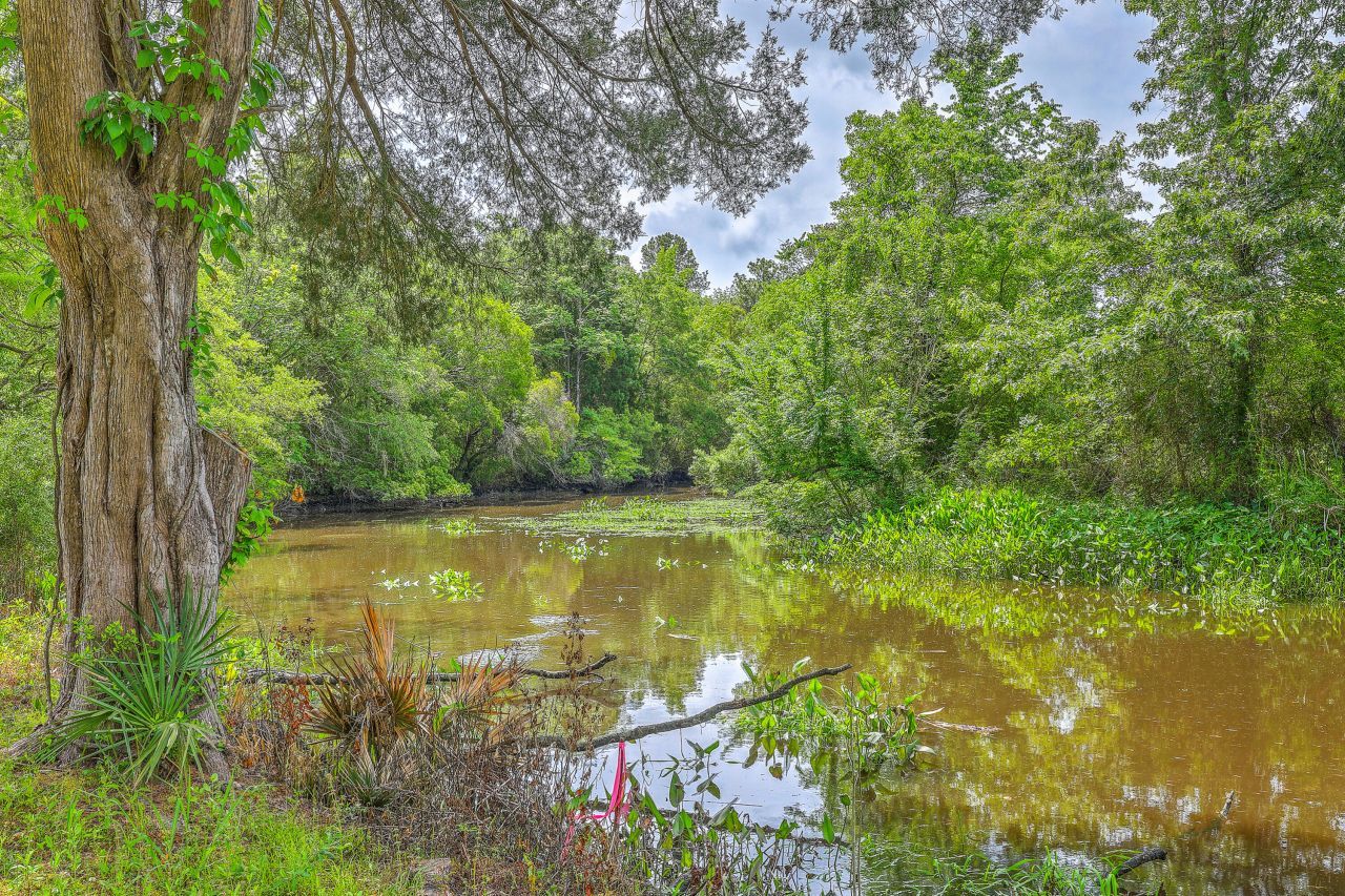 404 Fairington Drive Photo 13