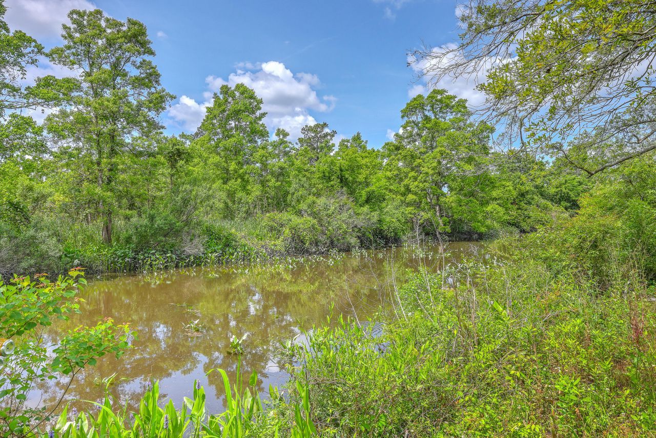 404 Fairington Drive Photo 14