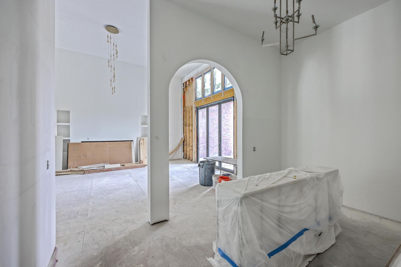 404 Fairington Drive Photo 22