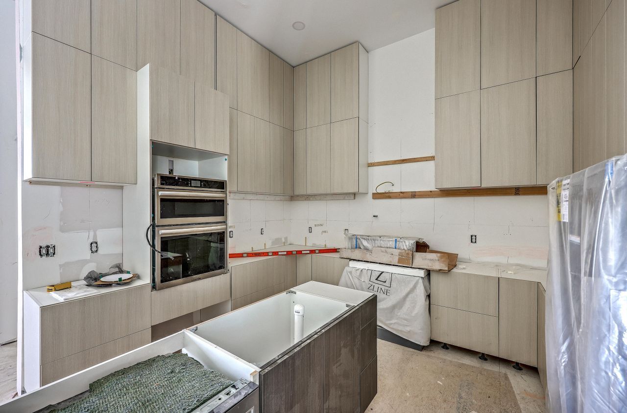 404 Fairington Drive Photo 24