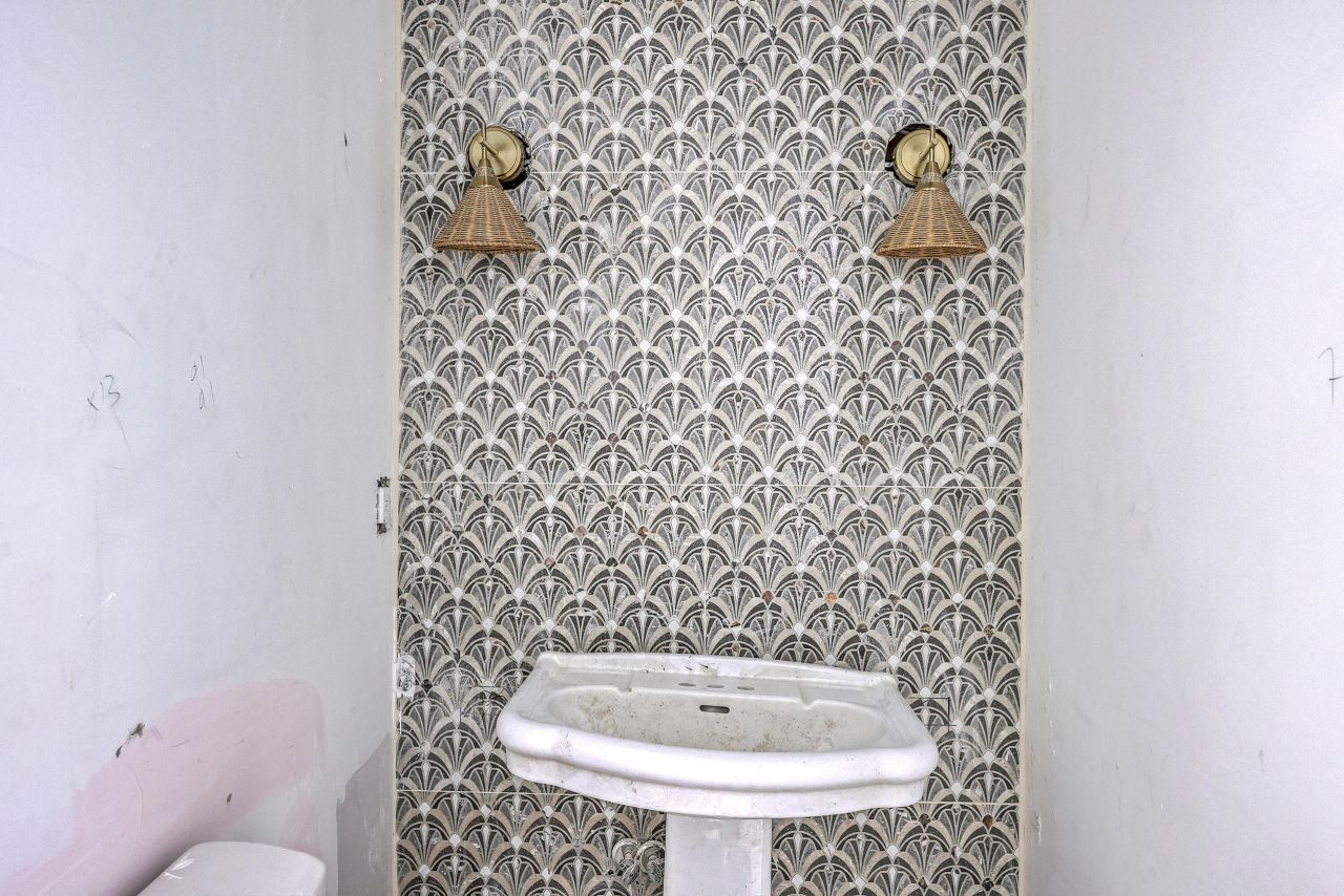 404 Fairington Drive Photo 35