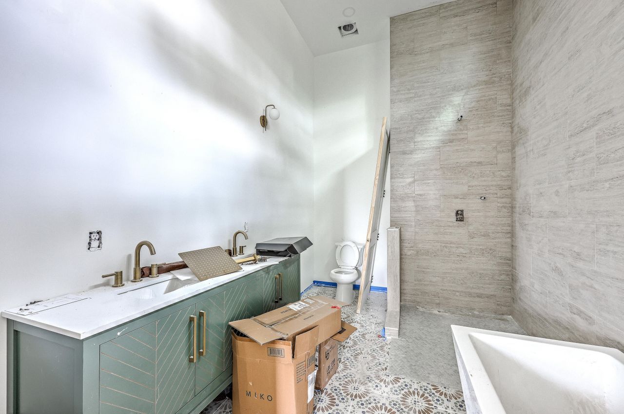 404 Fairington Drive Photo 38