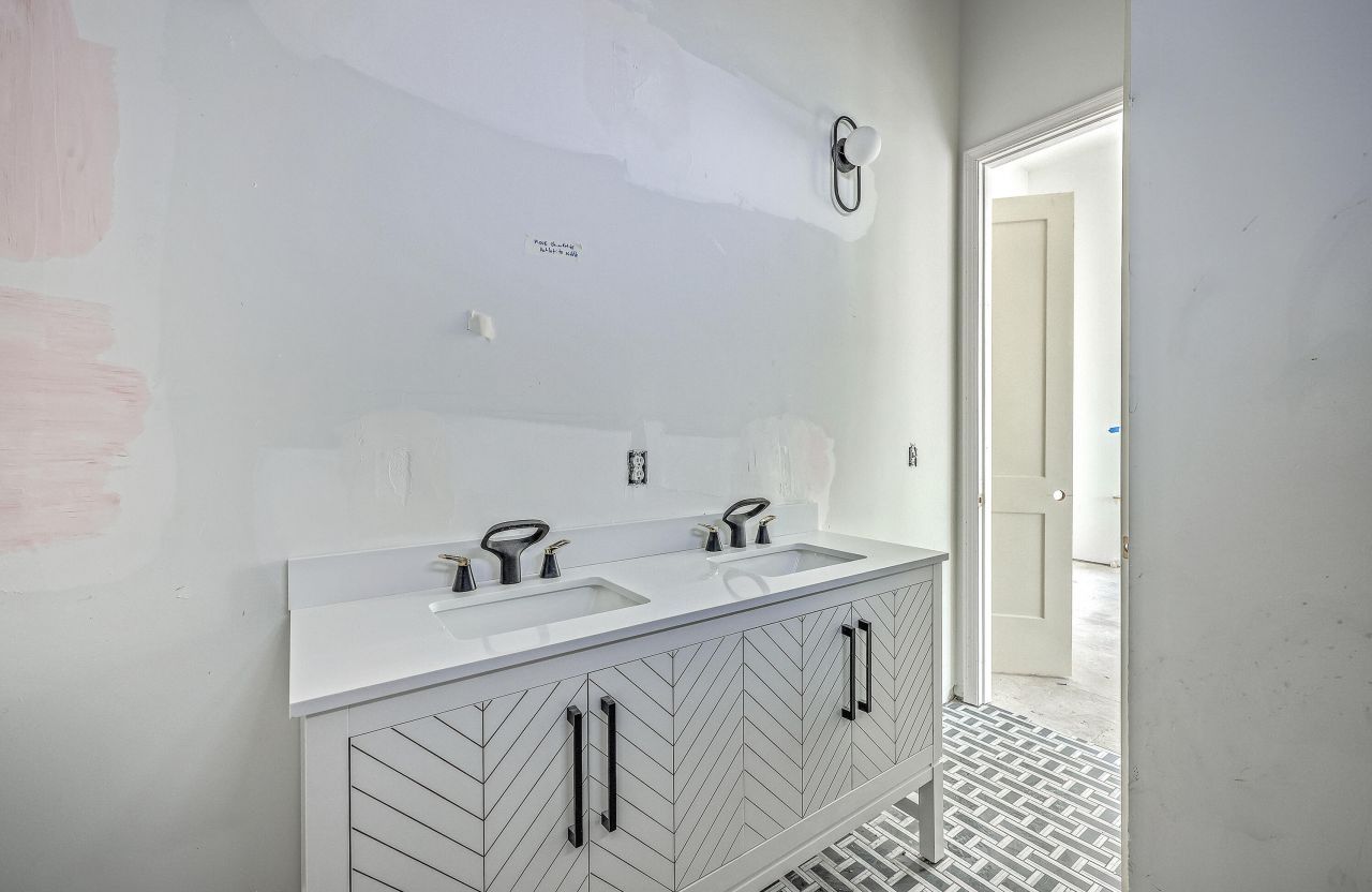 404 Fairington Drive Photo 42