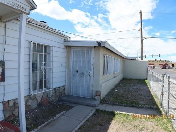 10 E Bonanza Road, Las Vegas, NV 89101
