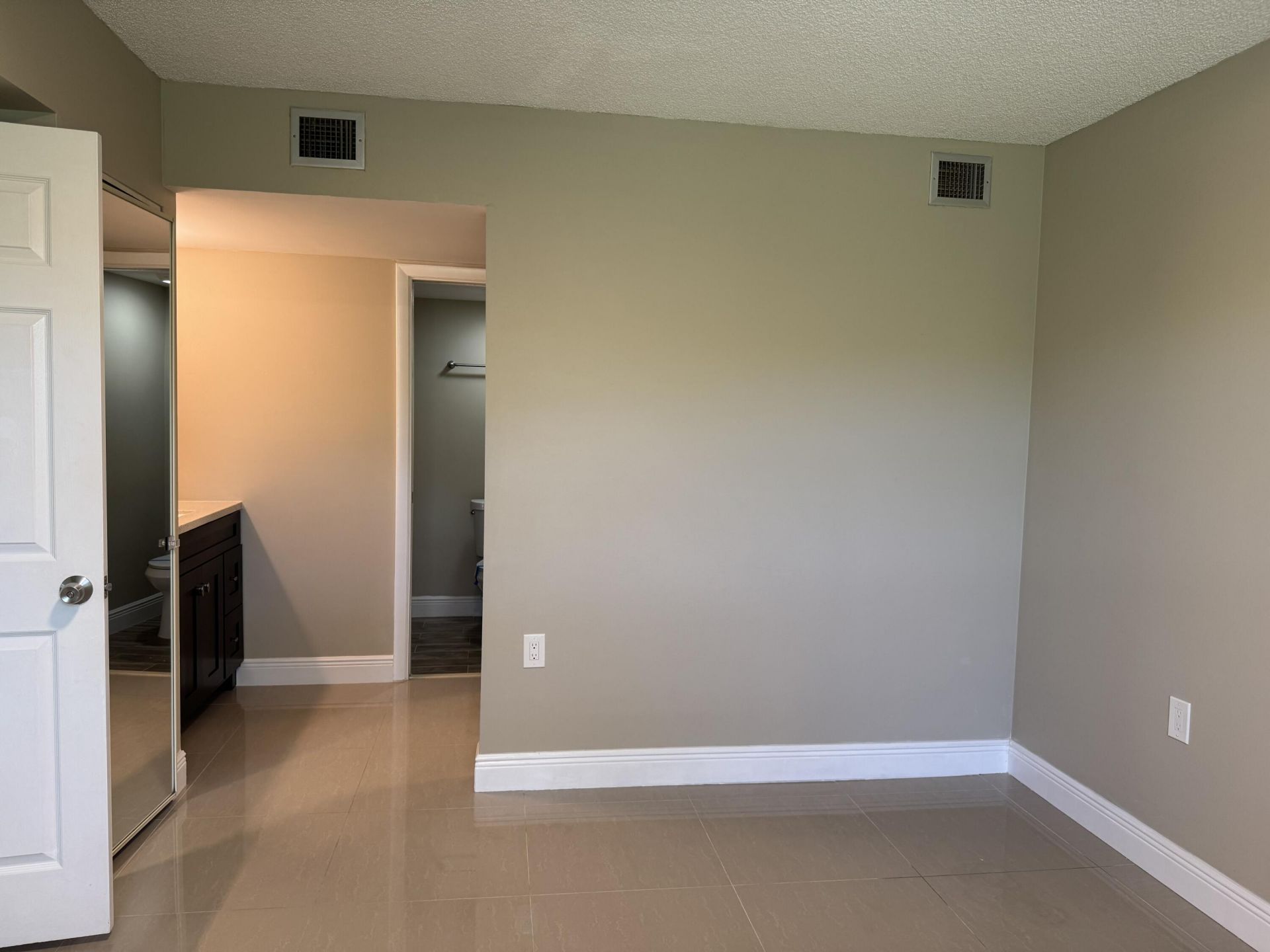 3521 Village Boulevard, Unit 103, West Palm Beach, FL 33409 Photo
