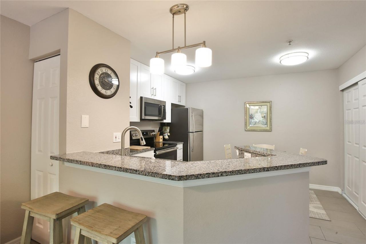850 S Tamiami Trail, Unit 409, Sarasota, FL 34236 Photo