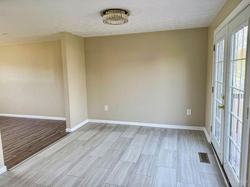 11537 Norbourne Drive, Forest Park, OH 45240 Photo 7