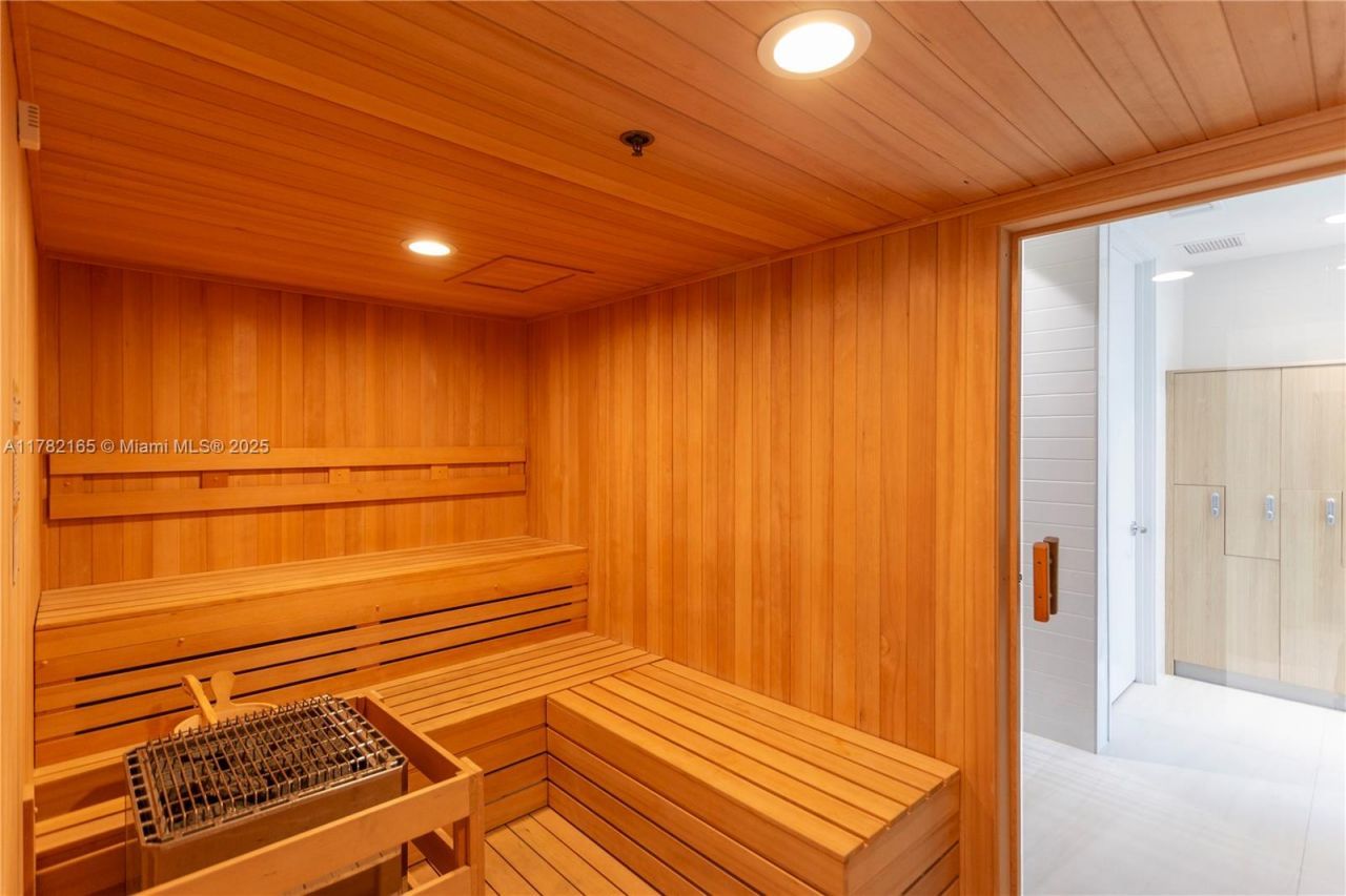 17550 Collins Ave, Unit 1404, Sunny Isles Beach, FL 33160 Photo