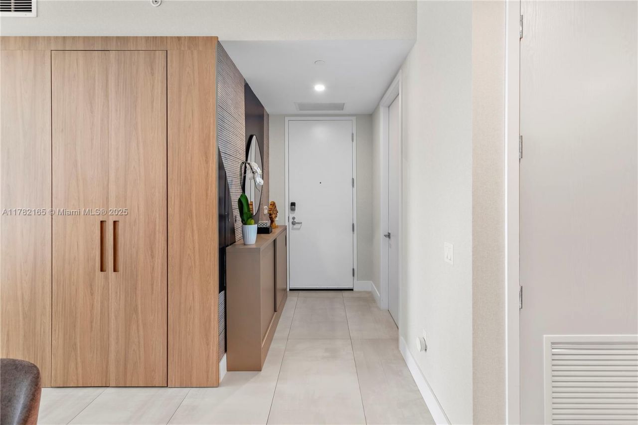 17550 Collins Ave, Unit 1404, Sunny Isles Beach, FL 33160 Photo