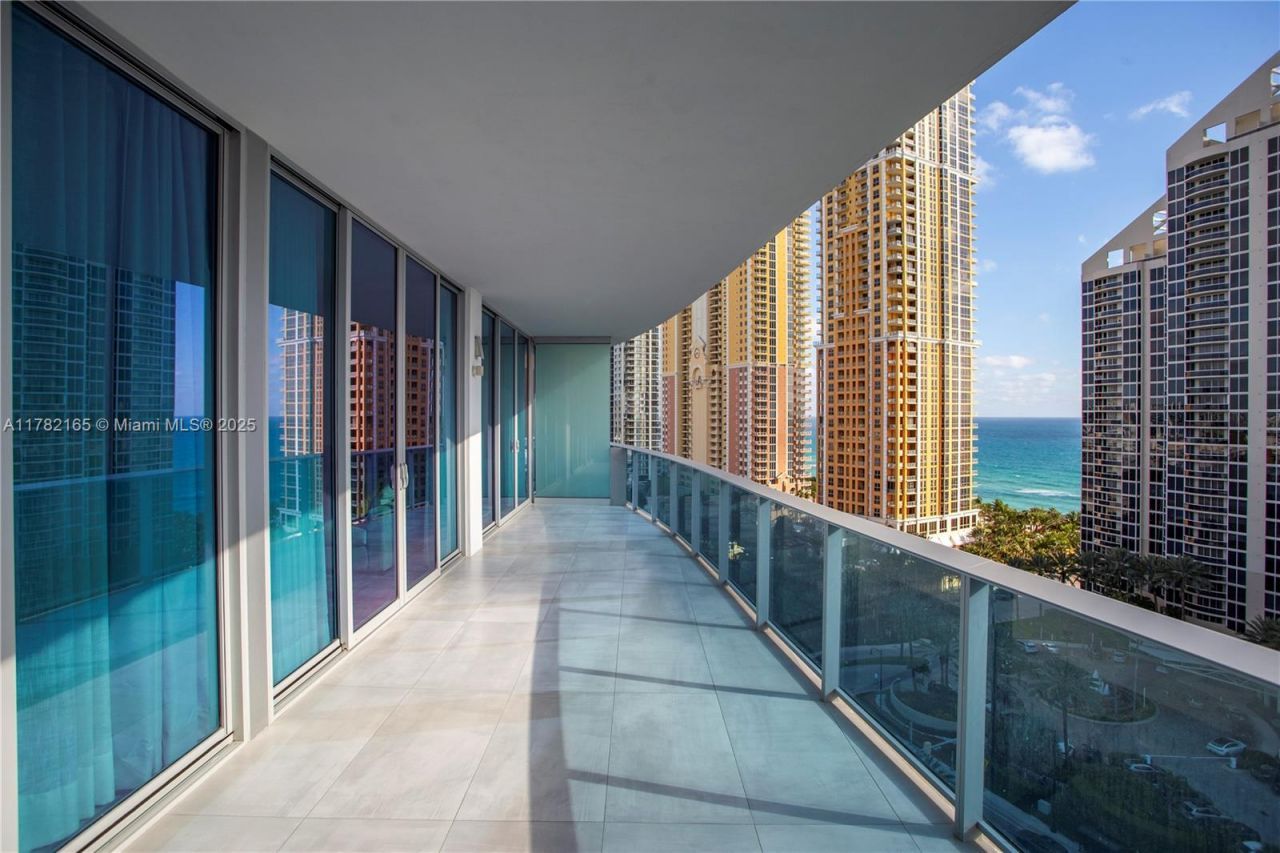 17550 Collins Ave, Unit 1404, Sunny Isles Beach, FL 33160 Photo