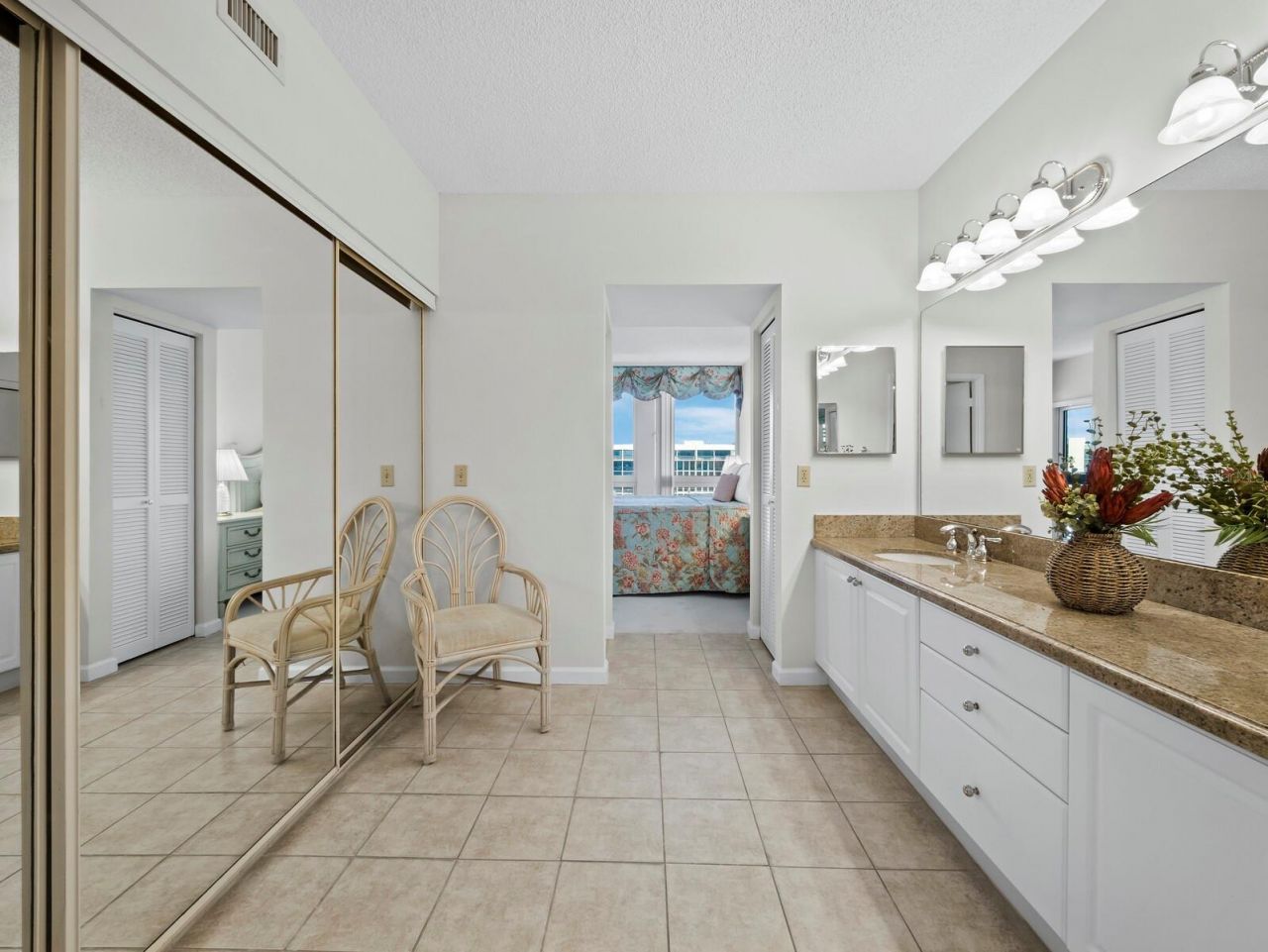 1095 Gulf Of Mexico Drive, Unit 503, Longboat Key, FL 34228 Photo