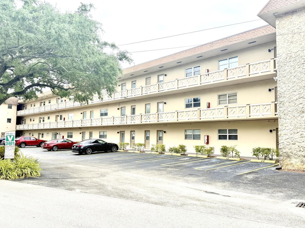 3401 NW 47th Avenue, Unit 513, Lauderdale Lakes, FL 33319 Photo