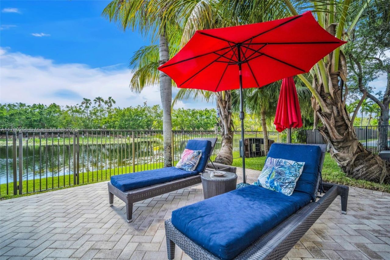 3739 Oak Ridge Cir, Weston, FL 33331 Photo