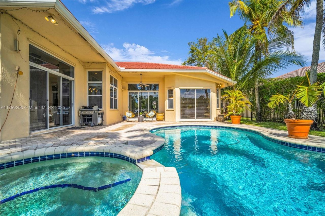 3739 Oak Ridge Cir, Weston, FL 33331 Photo