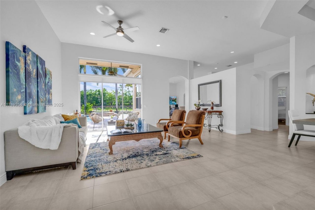 3739 Oak Ridge Cir, Weston, FL 33331 Photo