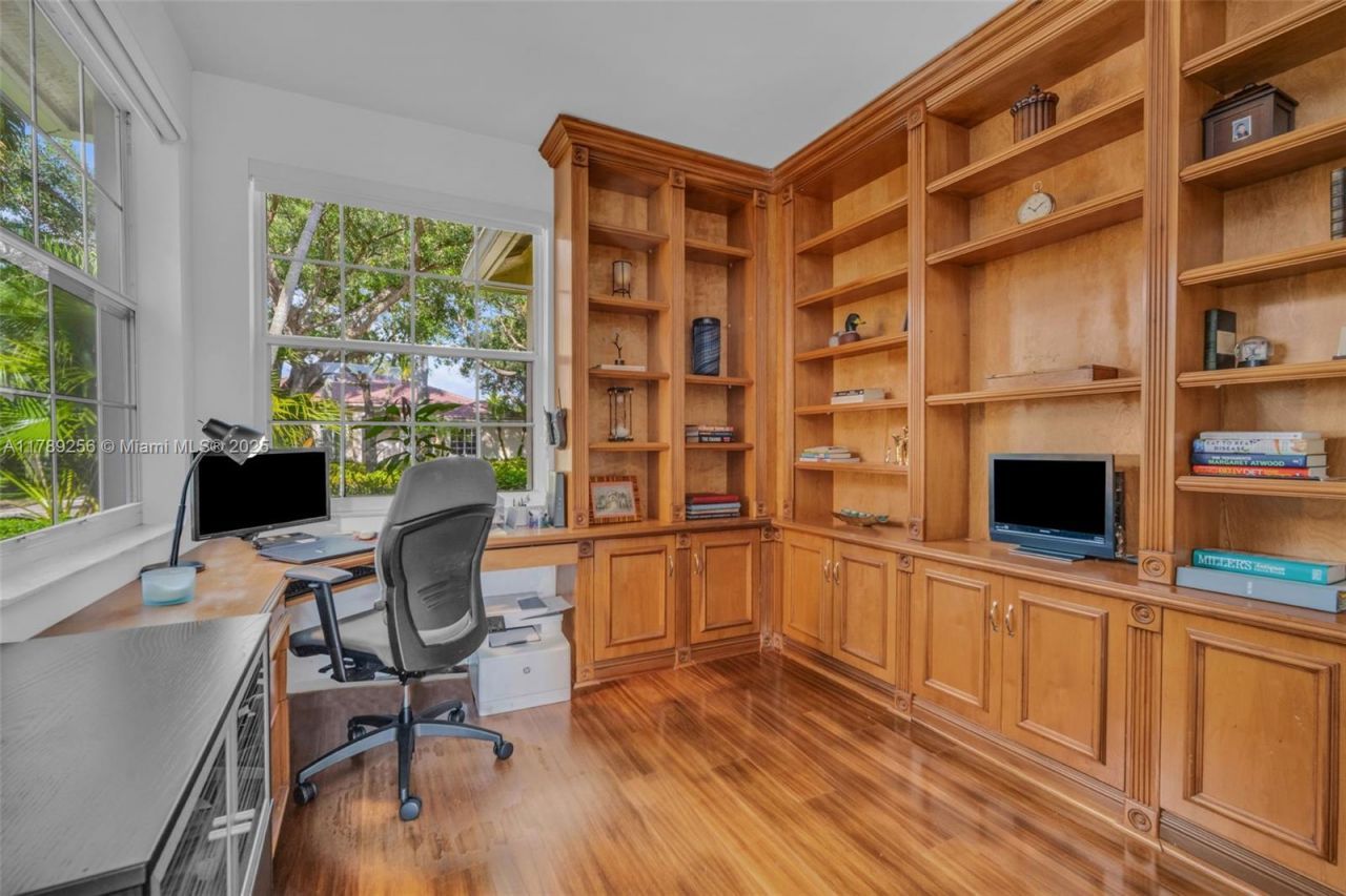 3739 Oak Ridge Cir, Weston, FL 33331 Photo