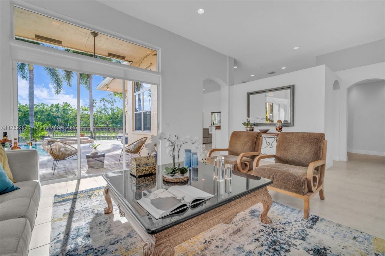 3739 Oak Ridge Cir, Weston, FL 33331 Photo