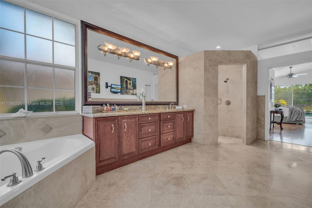 3739 Oak Ridge Cir, Weston, FL 33331 Photo