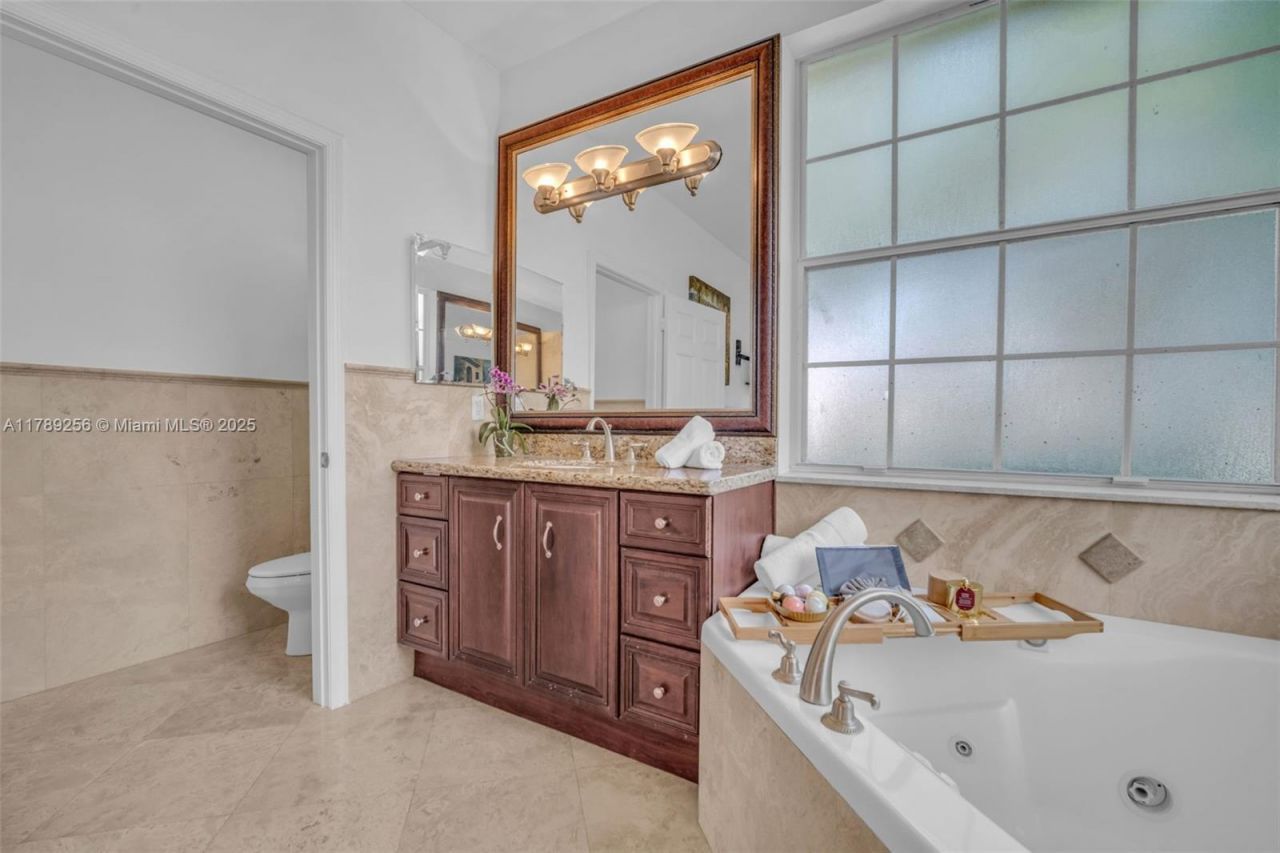 3739 Oak Ridge Cir, Weston, FL 33331 Photo